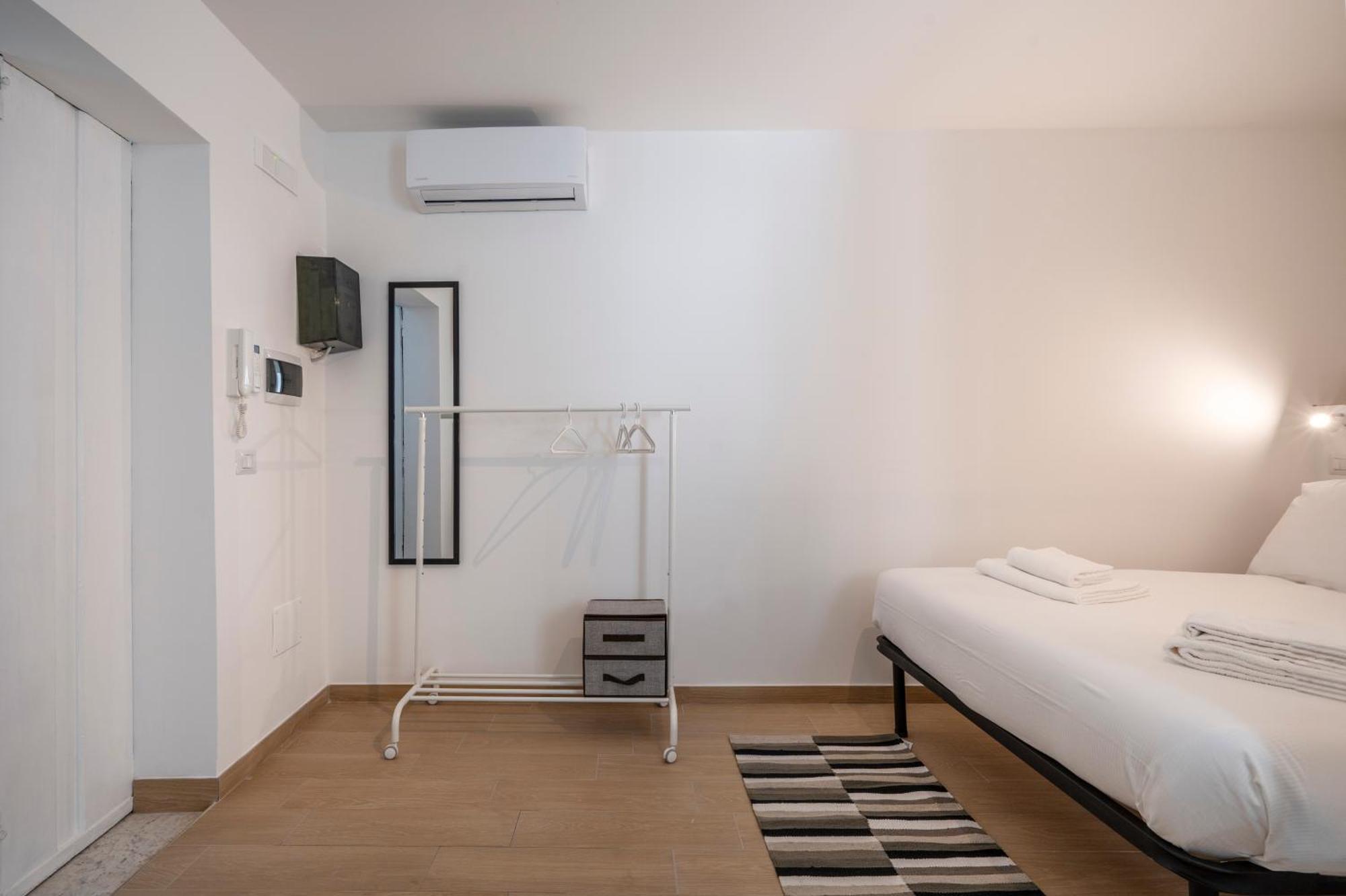 Room 4 - Lovely & Functional Studio Bari Exterior foto
